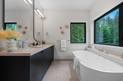 5663 Westport Road, West Vancouver, BC 