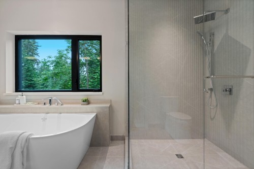 5663 Westport Road, West Vancouver, BC 