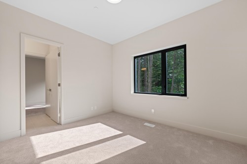 5663 Westport Road, West Vancouver, BC 