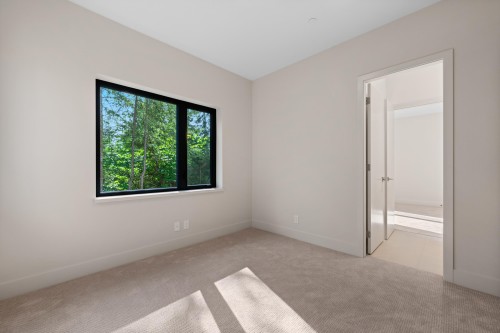 5663 Westport Road, West Vancouver, BC 