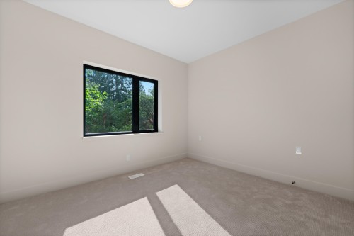 5663 Westport Road, West Vancouver, BC 
