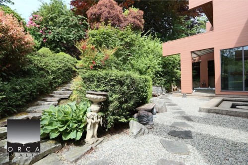 687 Beachview Drive, North Vancouver, BC 