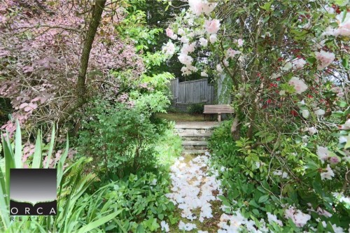 687 Beachview Drive, North Vancouver, BC 