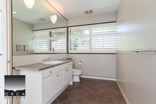 687 Beachview Drive, North Vancouver, BC 