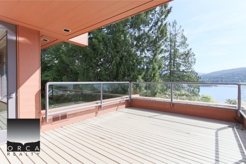 687 Beachview Drive, North Vancouver, BC 