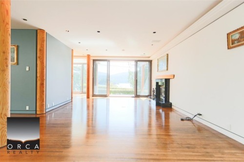 687 Beachview Drive, North Vancouver, BC 