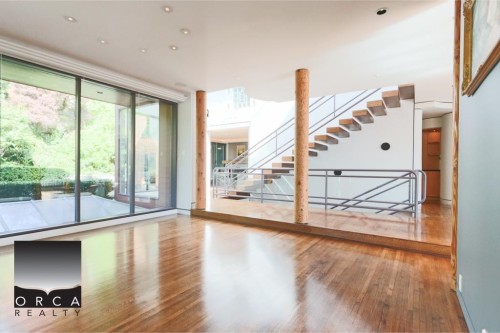 687 Beachview Drive, North Vancouver, BC 