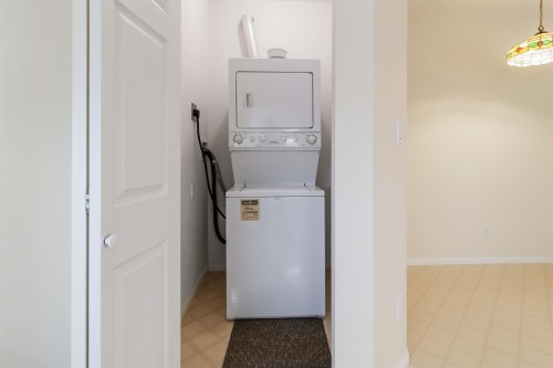 226-3098 Guildford Way, Coquitlam, BC - Indoor Photo Showing Laundry Room