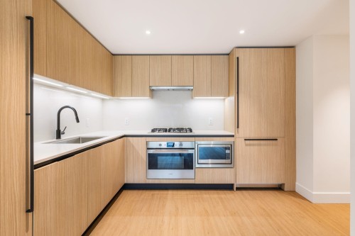 202-2235 Broadway E, Vancouver, BC 
