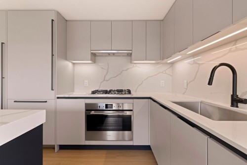 503-2235 Broadway E, Vancouver, BC 