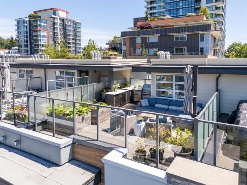 215-2060 Curling Road  North Vancouver, BC V7P 0E1