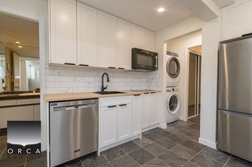 1864 Walnut Crescent, Coquitlam, BC 