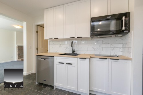 1864 Walnut Crescent, Coquitlam, BC 