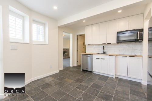 1864 Walnut Crescent, Coquitlam, BC 