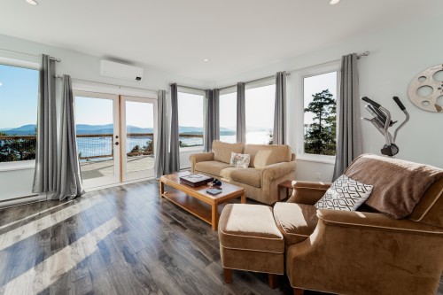 356 East West Road, Mayne Island, BC 