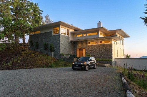 356 East West Road, Mayne Island, BC 
