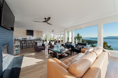 356 East West Road, Mayne Island, BC 