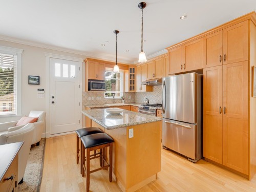 2144 4Th Avenue E, Vancouver, BC 