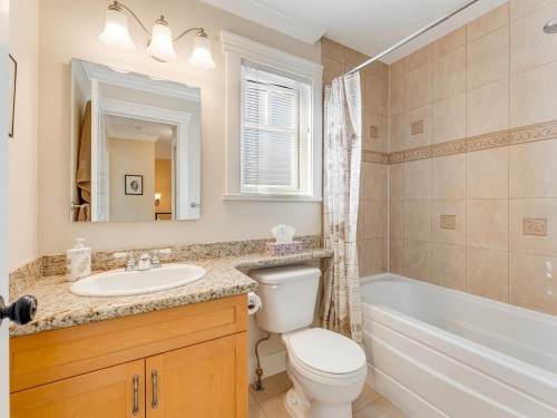 2144 4Th Avenue E, Vancouver, BC 