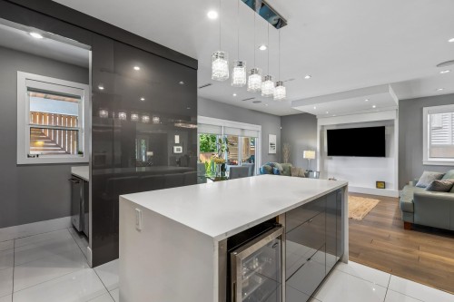 2553 Western Avenue, North Vancouver, BC 