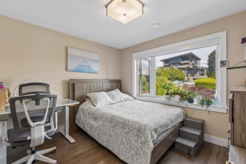 2553 Western Avenue, North Vancouver, BC 