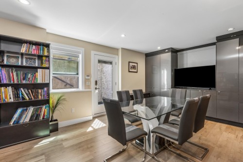 2553 Western Avenue, North Vancouver, BC 