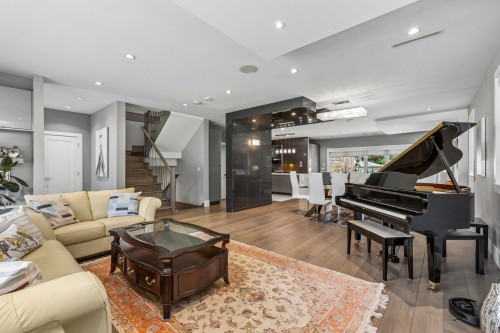 2553 Western Avenue, North Vancouver, BC 