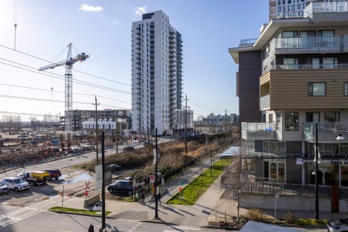 305-8580 River District Crossing, Vancouver, BC 