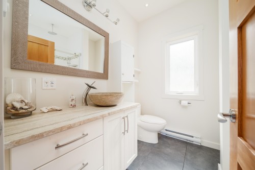 225 Mariners Way, Mayne Island, BC 
