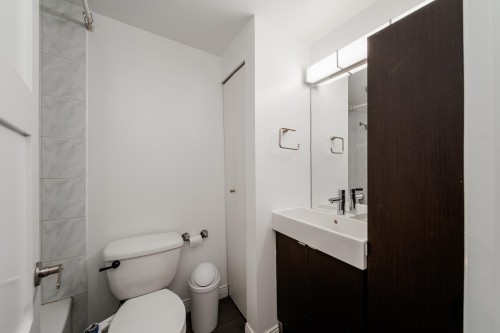 202-3673 11Th Avenue W, Vancouver, BC 
