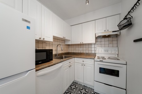 202-3673 11Th Avenue W, Vancouver, BC 