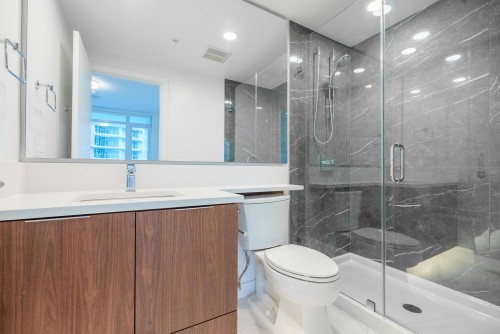 204-7683 Park Crescent, Burnaby, BC 