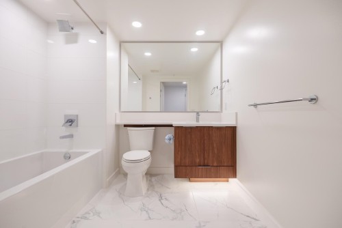 204-7683 Park Crescent, Burnaby, BC 