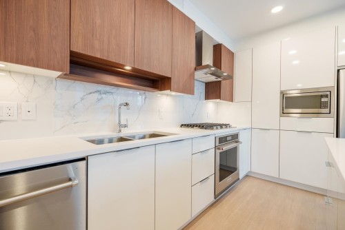 204-7683 Park Crescent, Burnaby, BC 