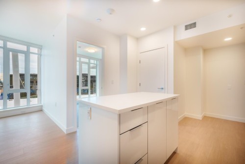 204-7683 Park Crescent, Burnaby, BC 