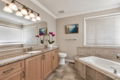 3782 Lonsdale Avenue, North Vancouver, BC 