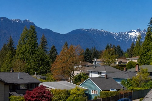 3782 Lonsdale Avenue, North Vancouver, BC 