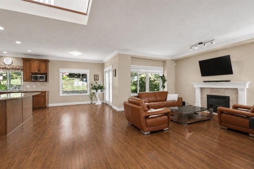 3782 Lonsdale Avenue, North Vancouver, BC 