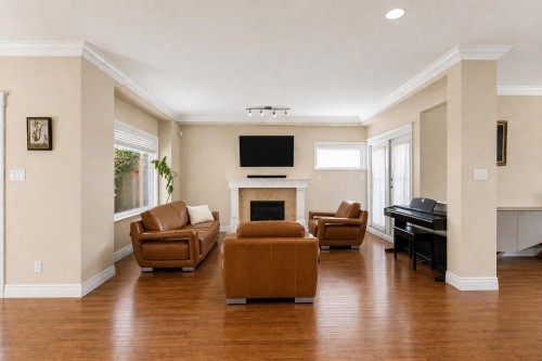 3782 Lonsdale Avenue, North Vancouver, BC 