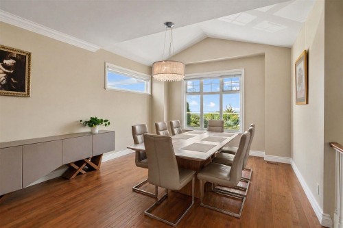 3782 Lonsdale Avenue, North Vancouver, BC 