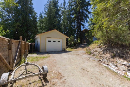 10085 Buccaneer Road, Halfmoon Bay, BC 