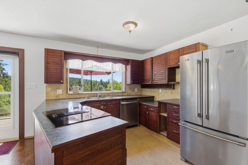 10085 Buccaneer Road, Halfmoon Bay, BC 