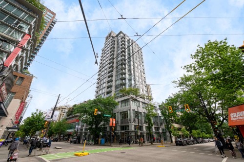 801-480 Robson Street  Vancouver, BC V6B 1S1
