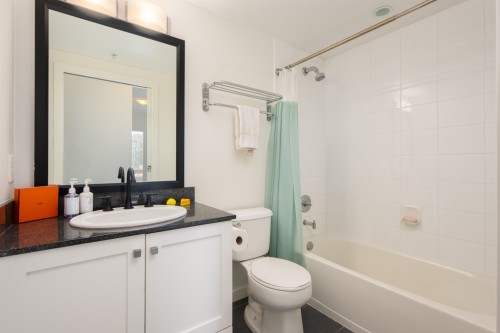 801-480 Robson Street, Vancouver, BC 