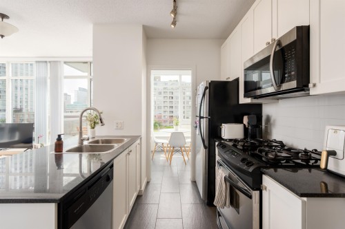801-480 Robson Street, Vancouver, BC 