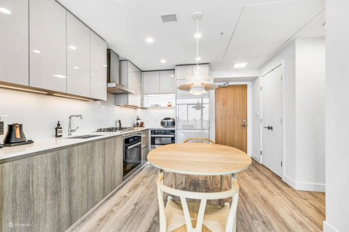 3405-6511 Sussex Avenue, Burnaby, BC 