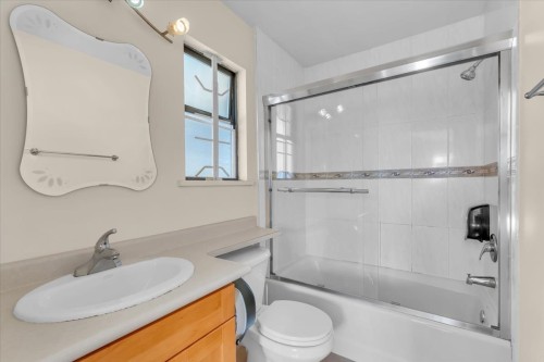 7266 17Th Avenue, Burnaby, BC 
