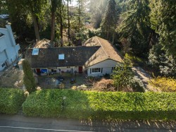 4028 Rose Crescent  West Vancouver, BC V7V 2N7