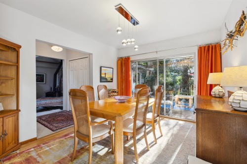 4028 Rose Crescent, West Vancouver, BC 