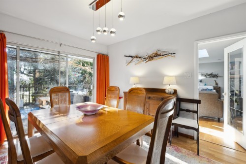 4028 Rose Crescent, West Vancouver, BC 